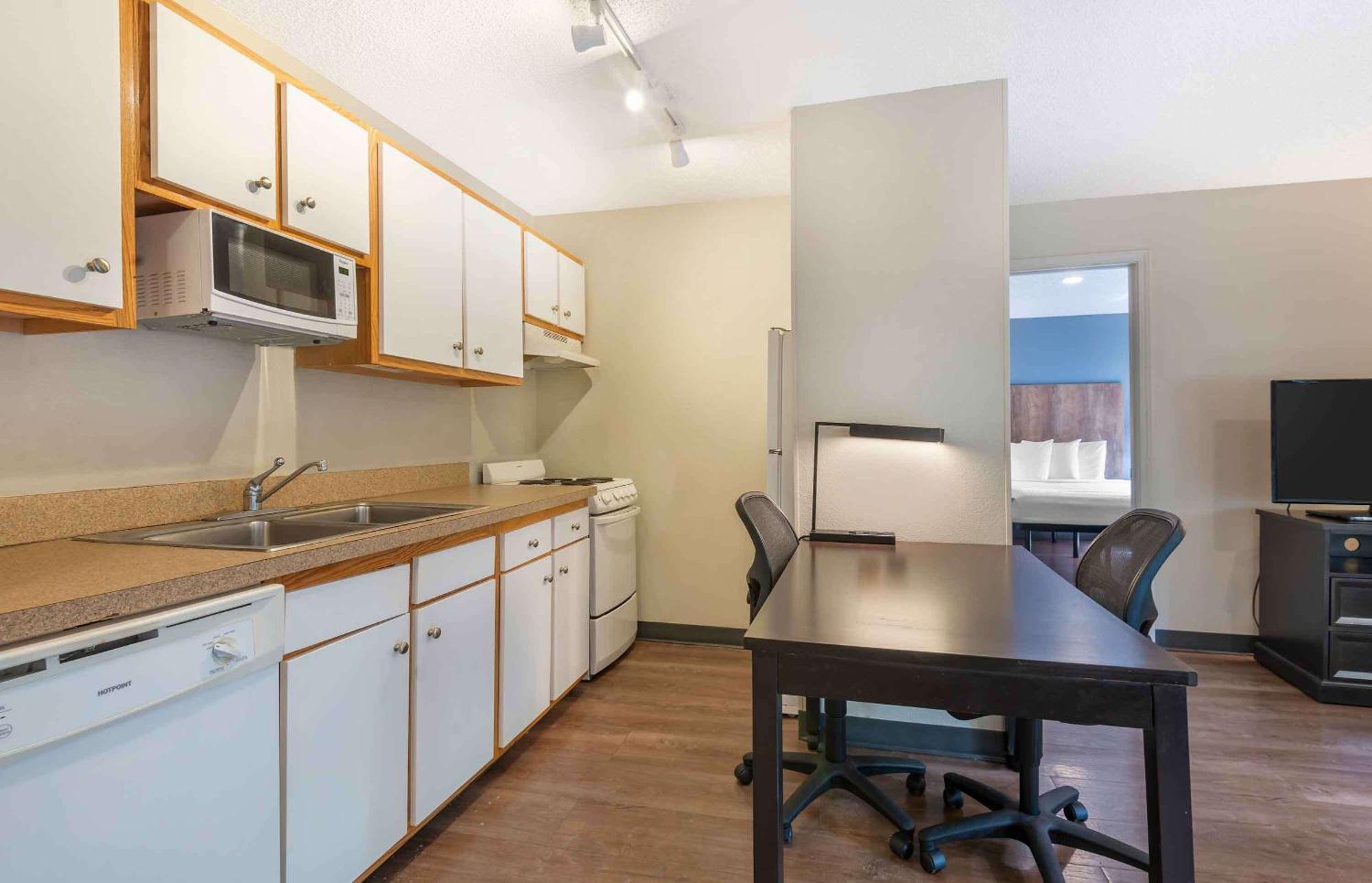 Extended Stay America Select Suites - Charlotte - University Place - E Mccullough Dr Exteriér fotografie