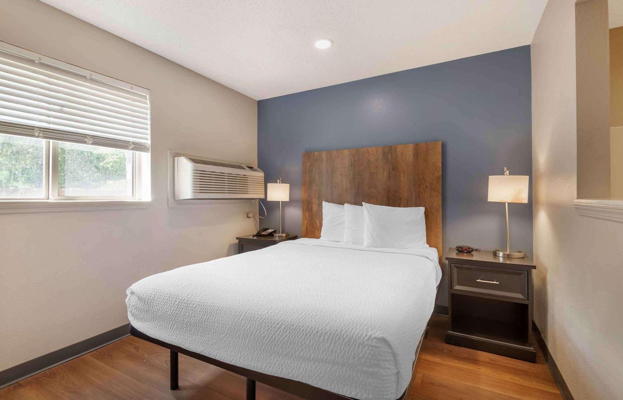 Extended Stay America Select Suites - Charlotte - University Place - E Mccullough Dr Exteriér fotografie