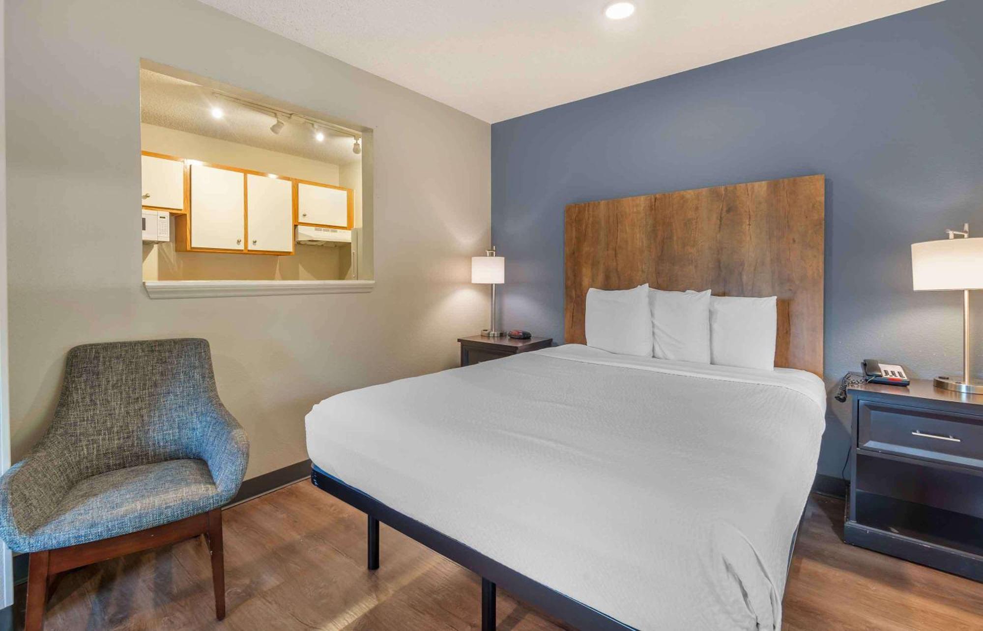 Extended Stay America Select Suites - Charlotte - University Place - E Mccullough Dr Exteriér fotografie