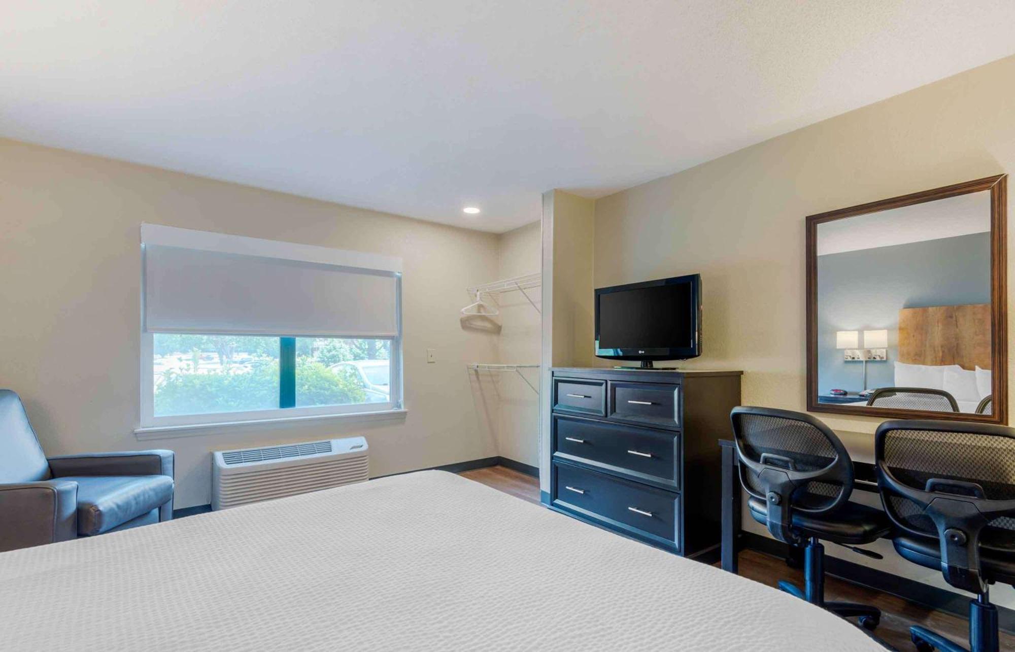 Extended Stay America Select Suites - Charlotte - University Place - E Mccullough Dr Exteriér fotografie