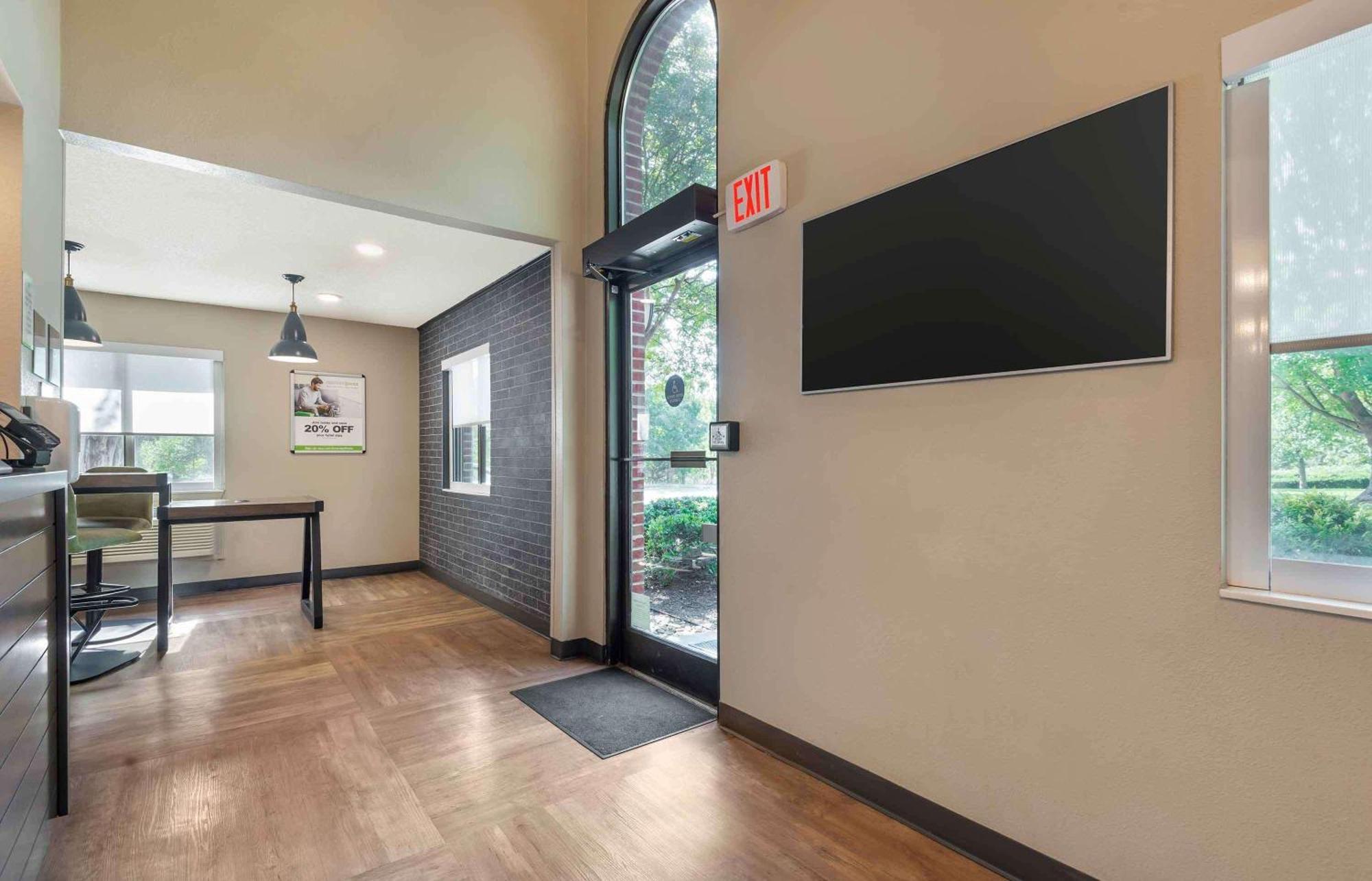 Extended Stay America Select Suites - Charlotte - University Place - E Mccullough Dr Exteriér fotografie