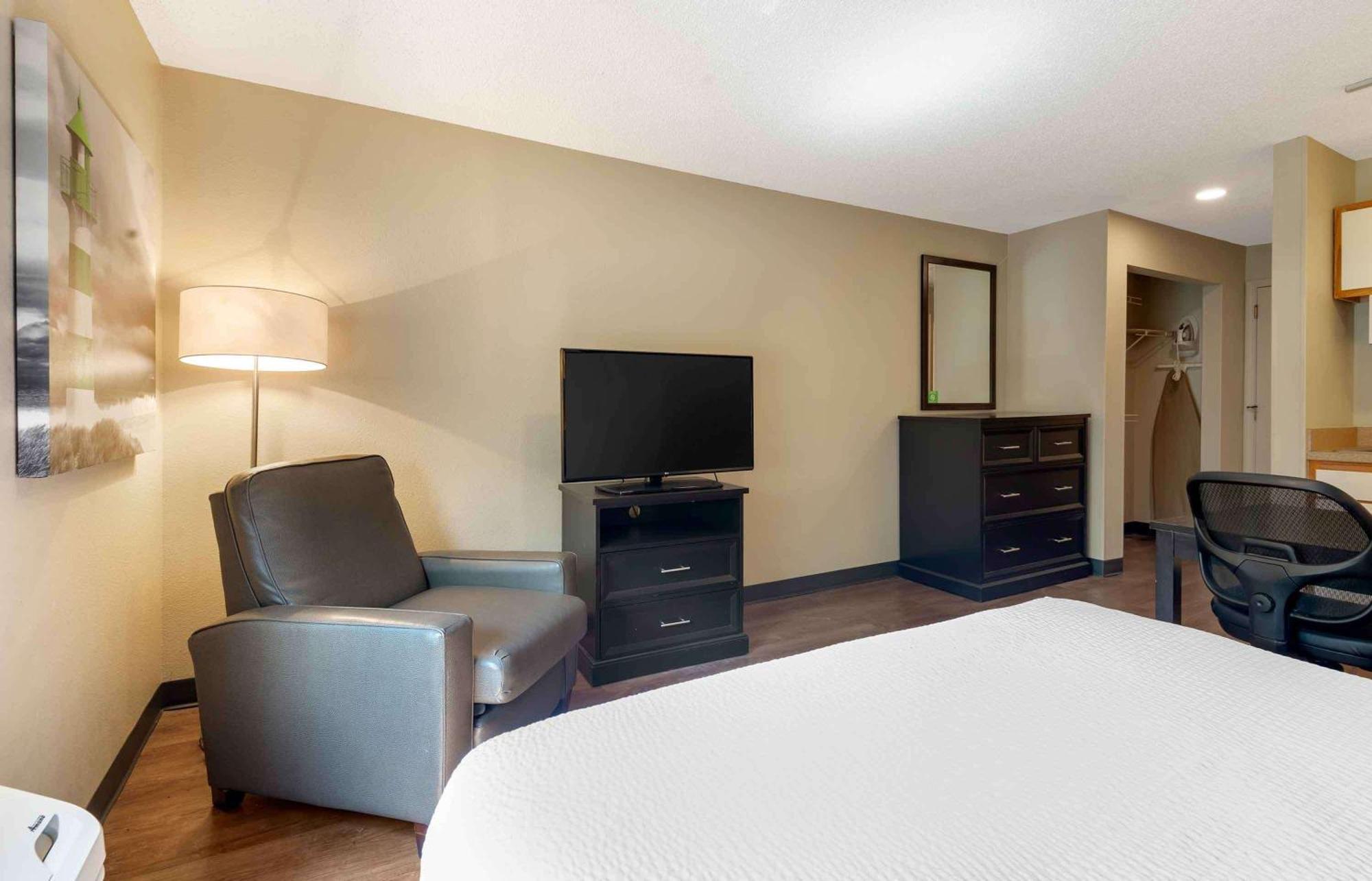 Extended Stay America Select Suites - Charlotte - University Place - E Mccullough Dr Exteriér fotografie