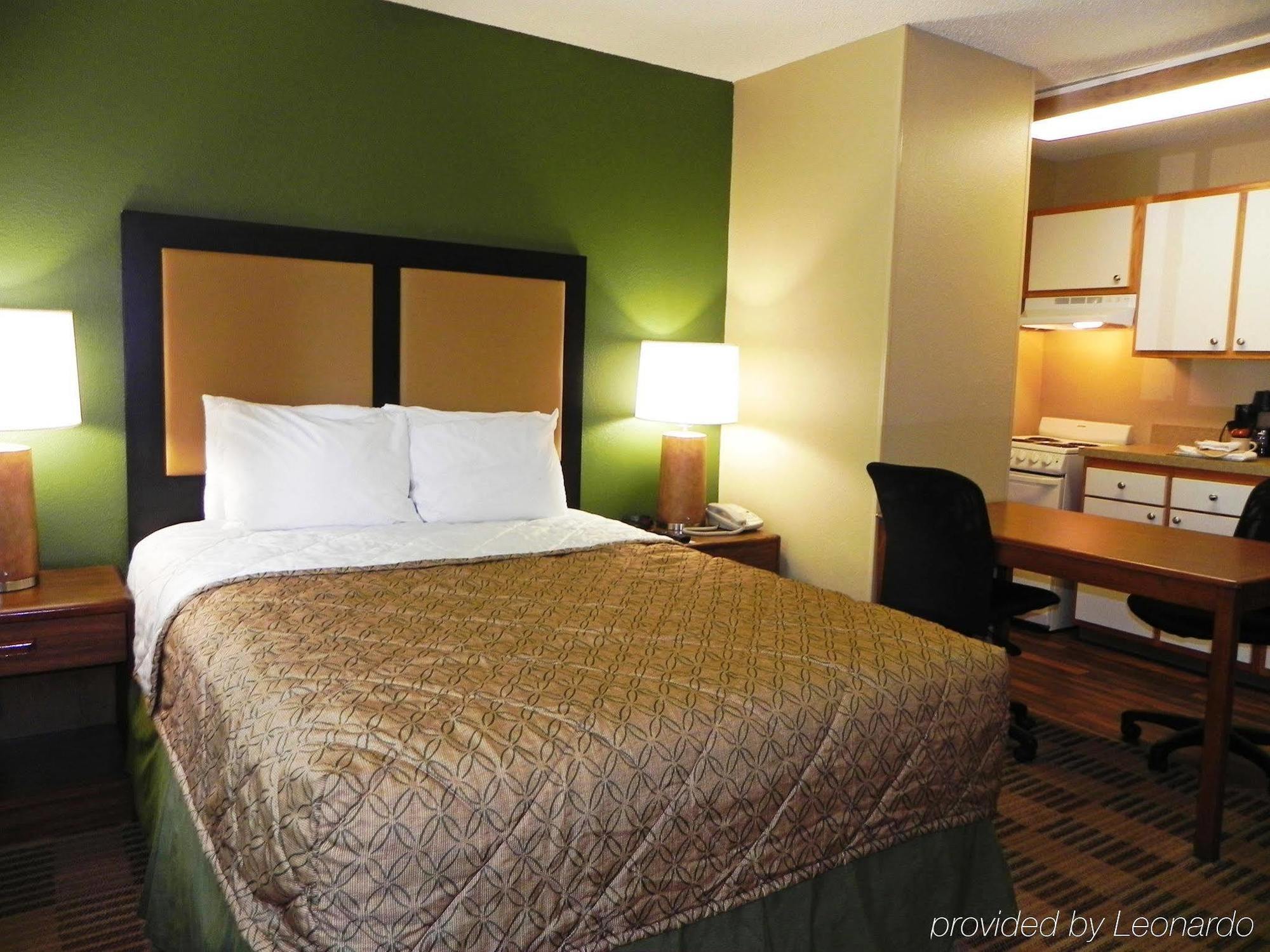 Extended Stay America Select Suites - Charlotte - University Place - E Mccullough Dr Exteriér fotografie