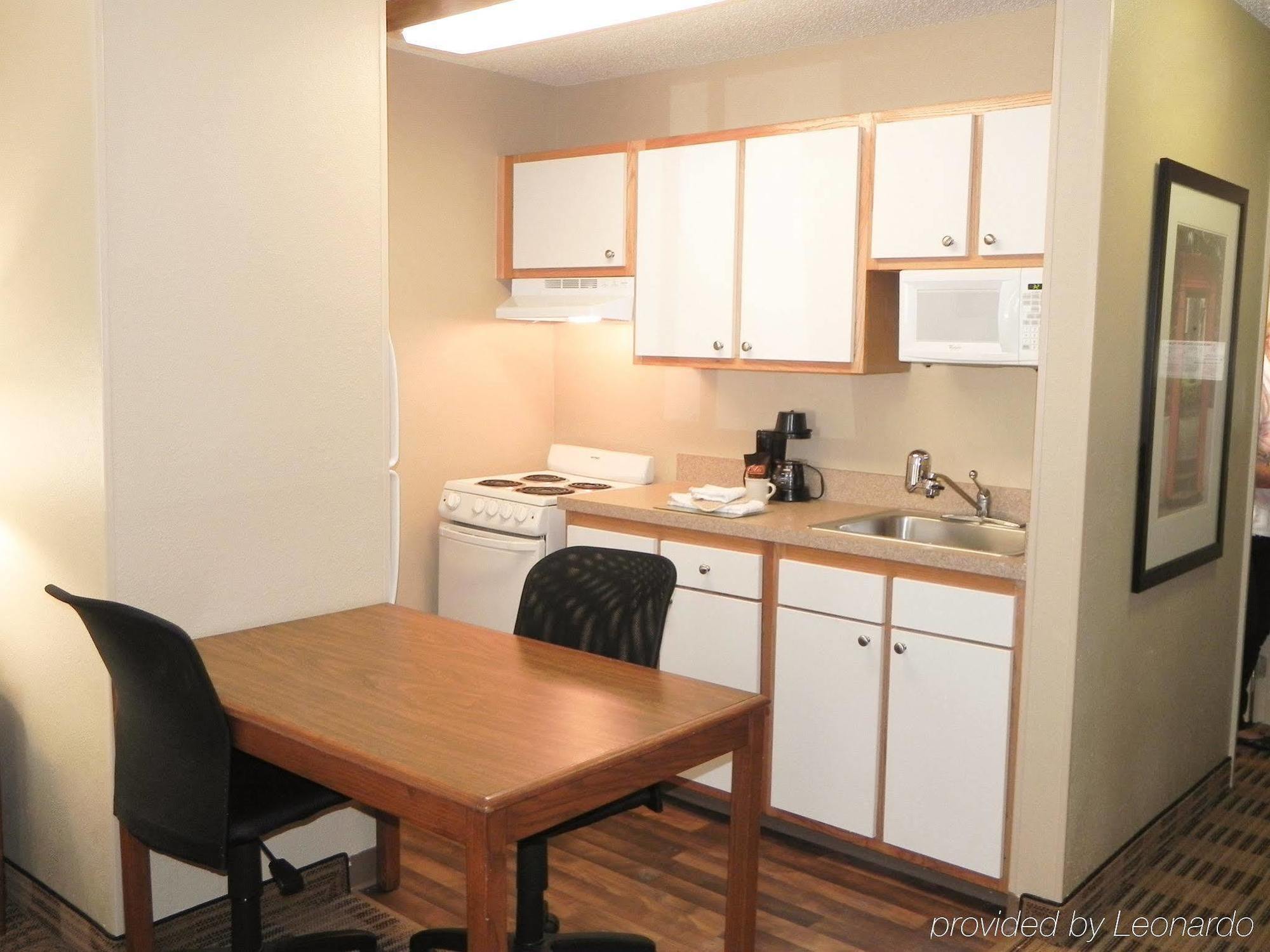 Extended Stay America Select Suites - Charlotte - University Place - E Mccullough Dr Exteriér fotografie