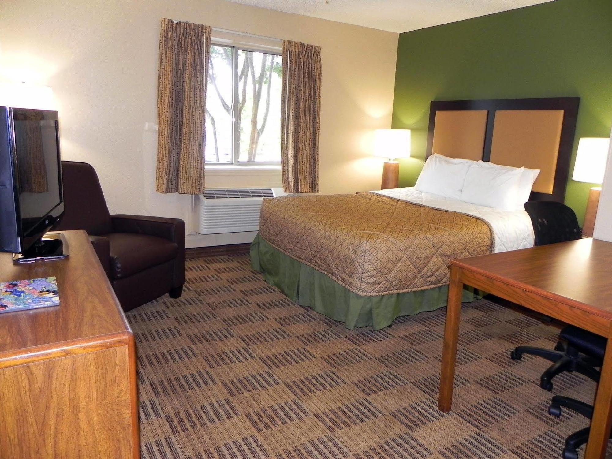 Extended Stay America Select Suites - Charlotte - University Place - E Mccullough Dr Exteriér fotografie