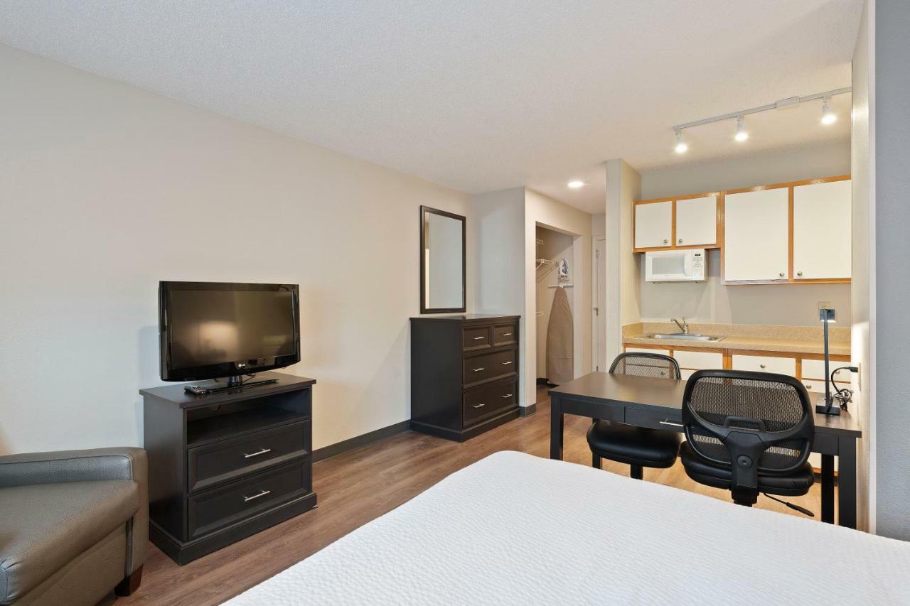 Extended Stay America Select Suites - Charlotte - University Place - E Mccullough Dr Exteriér fotografie
